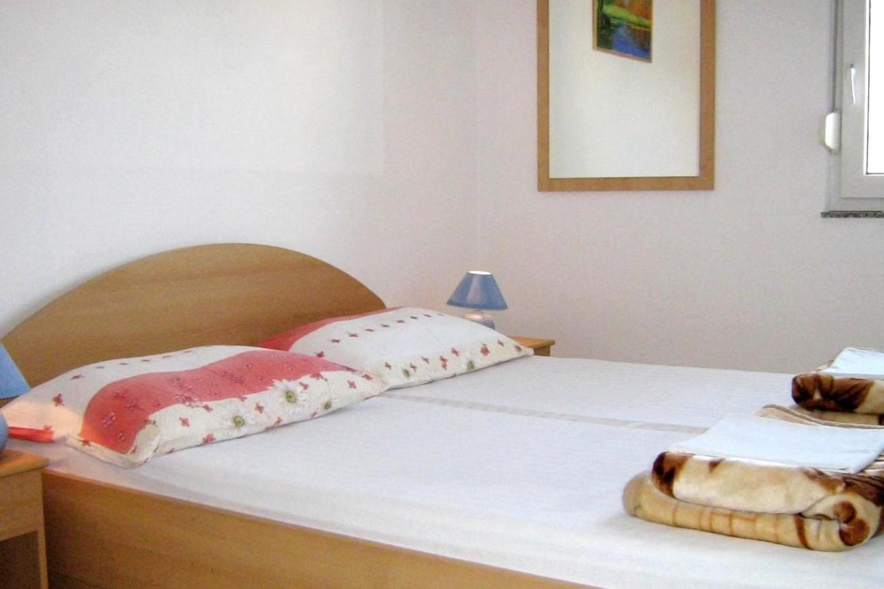Family Friendly Apartments With A Swimming Pool Businci, Ciovo - 11232 Trogir Extérieur photo