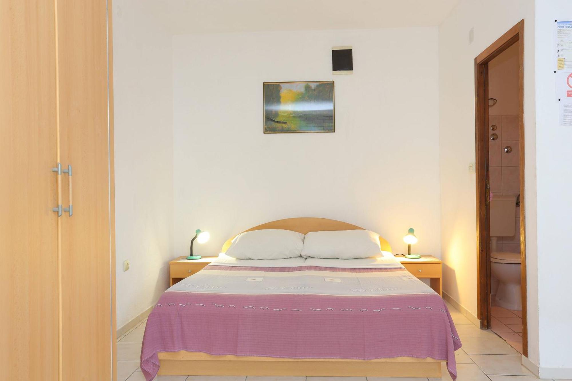 Family Friendly Apartments With A Swimming Pool Businci, Ciovo - 11232 Trogir Chambre photo
