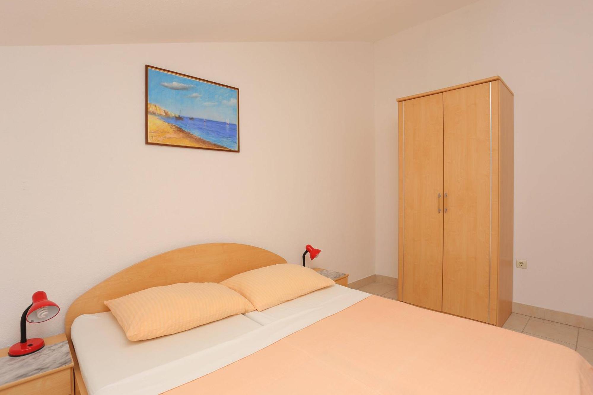 Family Friendly Apartments With A Swimming Pool Businci, Ciovo - 11232 Trogir Chambre photo