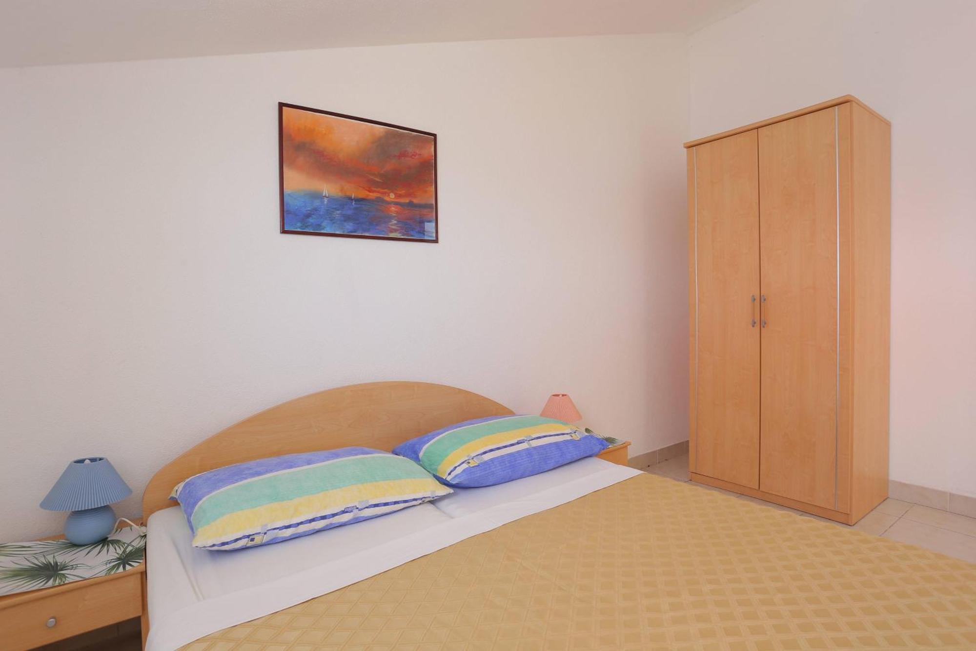 Family Friendly Apartments With A Swimming Pool Businci, Ciovo - 11232 Trogir Chambre photo