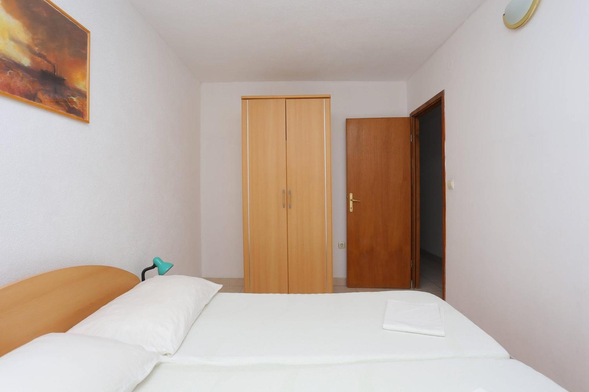 Family Friendly Apartments With A Swimming Pool Businci, Ciovo - 11232 Trogir Chambre photo
