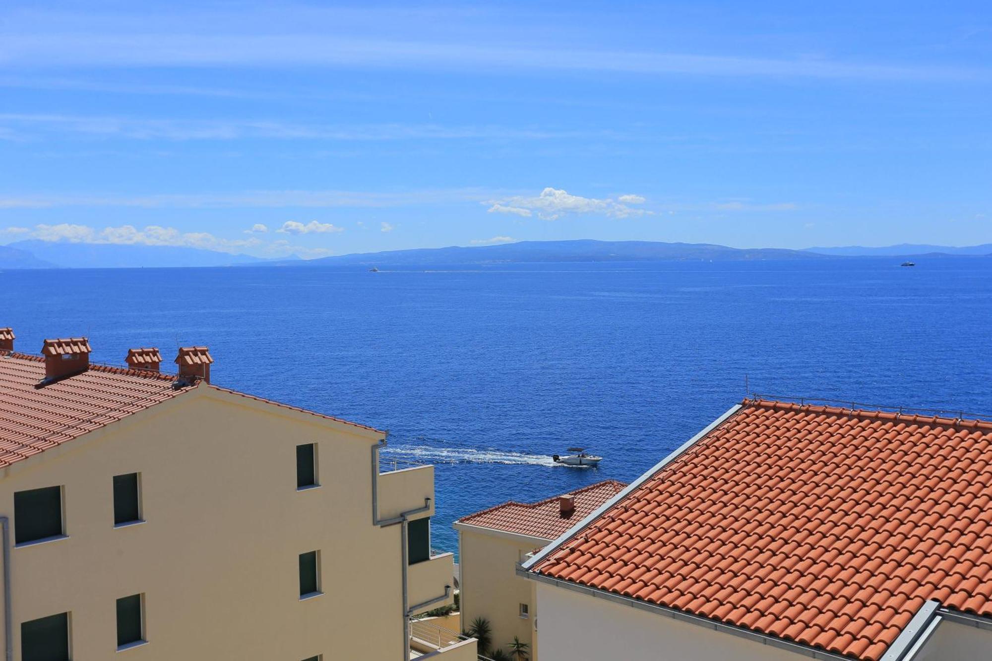 Family Friendly Apartments With A Swimming Pool Businci, Ciovo - 11232 Trogir Extérieur photo