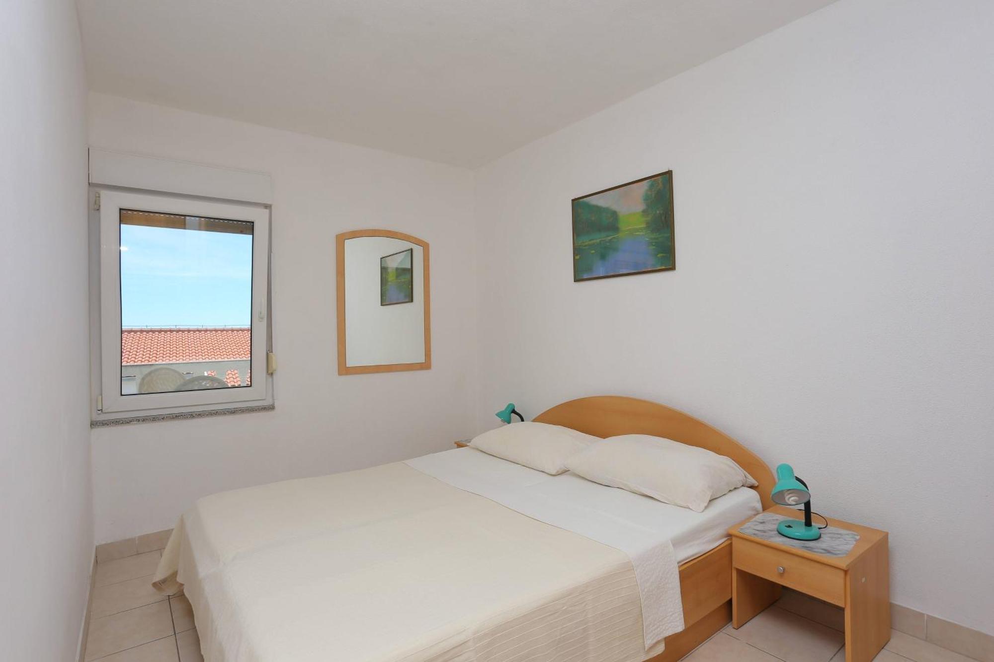 Family Friendly Apartments With A Swimming Pool Businci, Ciovo - 11232 Trogir Extérieur photo