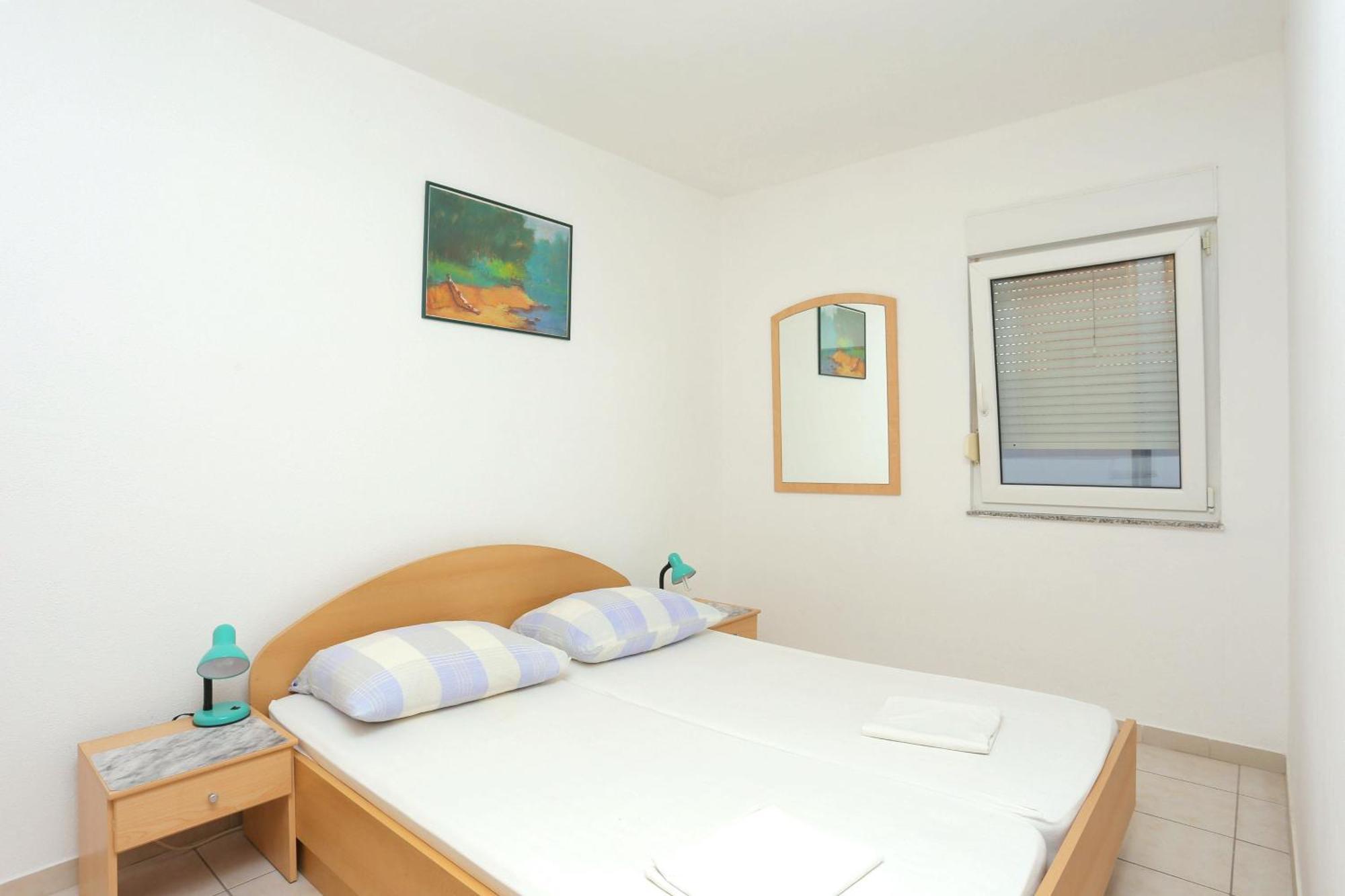 Family Friendly Apartments With A Swimming Pool Businci, Ciovo - 11232 Trogir Extérieur photo