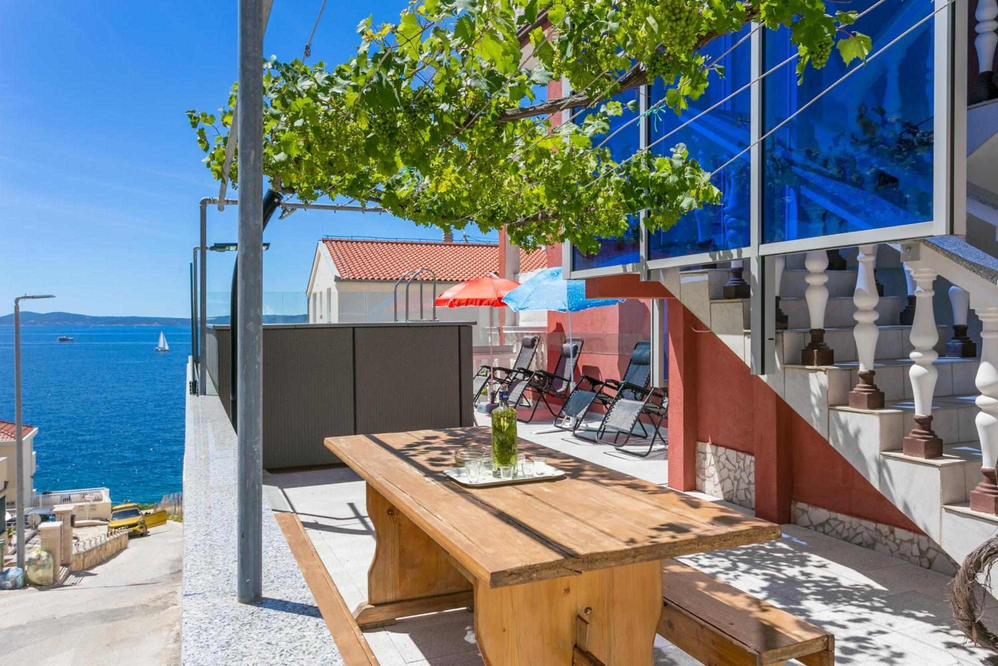 Family Friendly Apartments With A Swimming Pool Businci, Ciovo - 11232 Trogir Extérieur photo