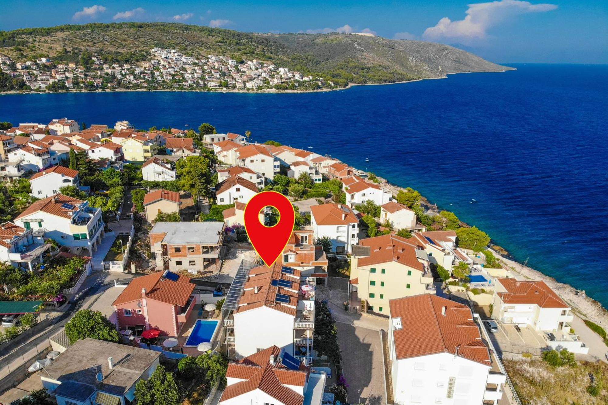 Family Friendly Apartments With A Swimming Pool Businci, Ciovo - 11232 Trogir Extérieur photo